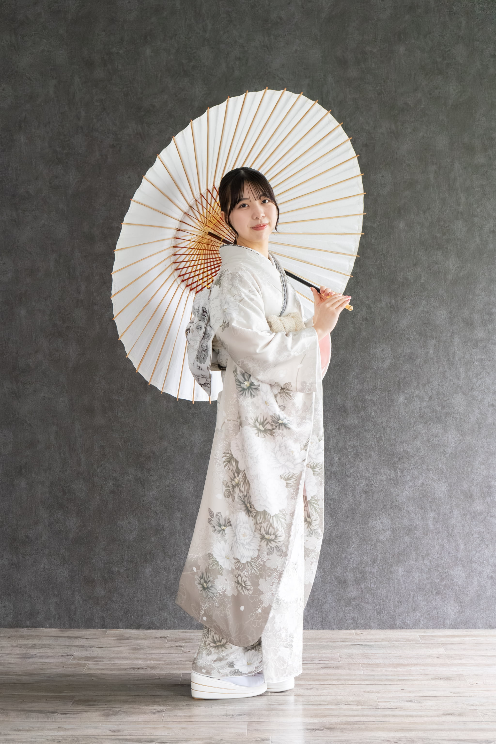 グレージュ　L